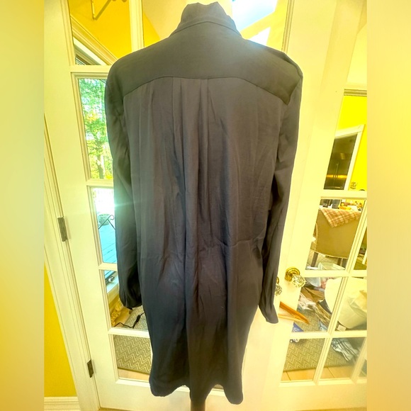 Ann Taylor LOFT EUC Long Silky satin Ruffled Front Tab Color Long Sleeve Blouse - Picture 6 of 9